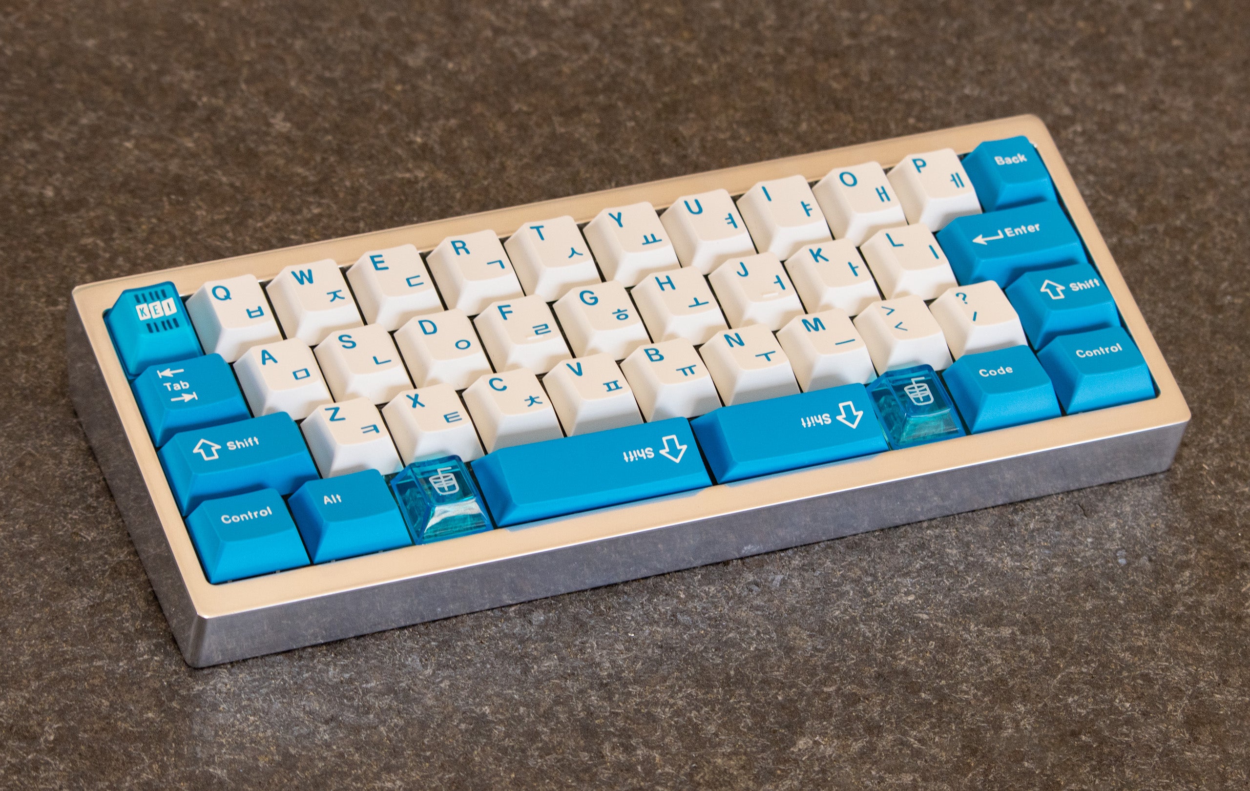 Nehan42 – スケルトンキーボード
